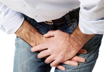 Péng am Perineum ass en Zeechen vun chronescher Prostatitis